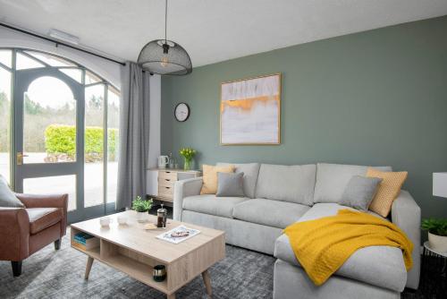 設施, 望湖莊園 (Lakeview Manor) in 鄧克斯韋爾