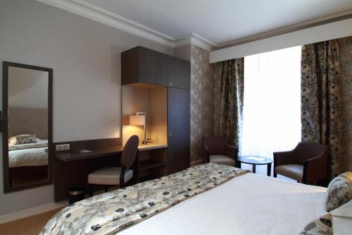 1 queen bed