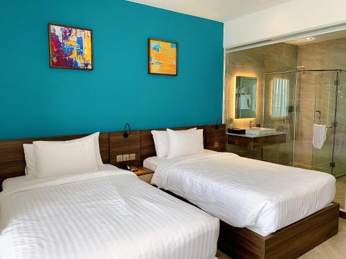 2 twin beds