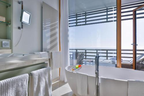 BUDERSAND Hotel - Golf & Spa - Sylt - 화장실
