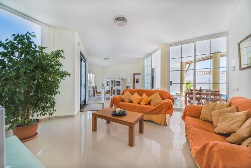 Chalet Colonia Sant Pere con piscina - image 7