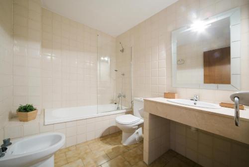 Apartamentos Bali Orange Costa - image 5
