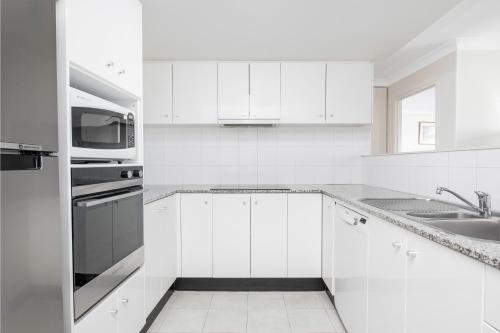 One-Bedroom Apartment - Weekly Housekeeping