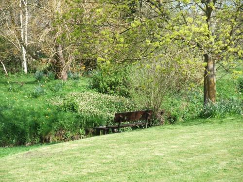 花园河流住宿加早餐旅馆外景图