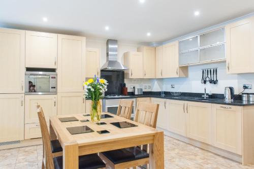 廚房, 隆沃斯大道坎姆斯德酒店 (Camstay Longworth Avenue) in 聖安德魯斯堂區