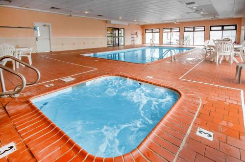Quality Inn & Suites - image 5