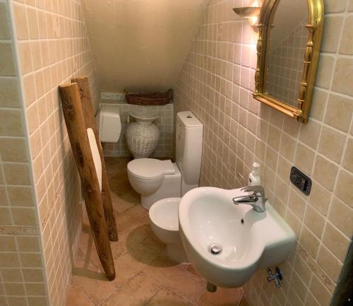 Bathroom, Casa del Borgo in Cantiano