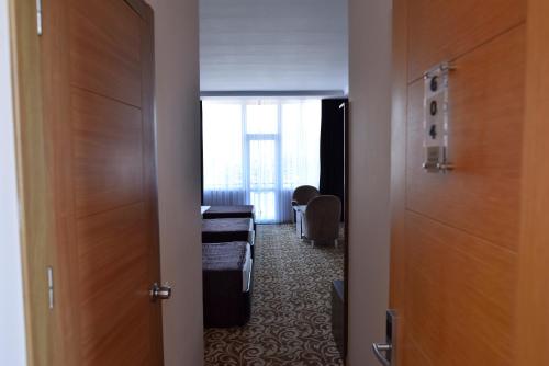 3 twin beds