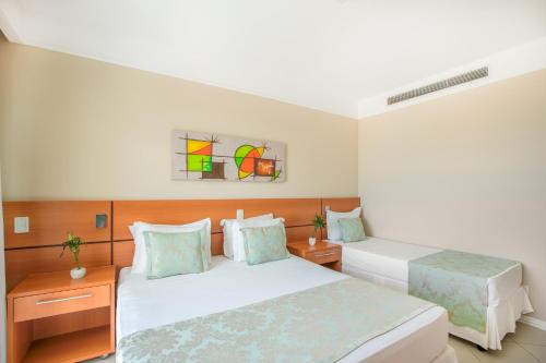 1 double bed, 1 twin bed