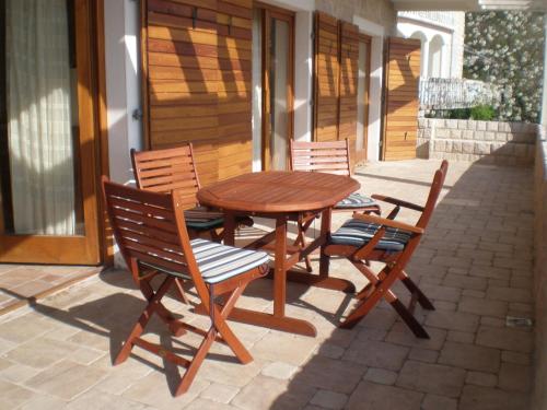 Three-Bedroom House with Terrace  room in Villa Lidija