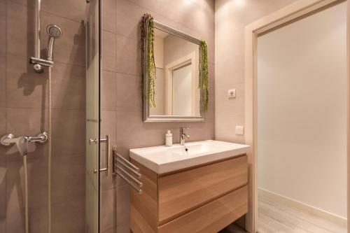 Pere Serafi 2 bedroom apartment - image 5