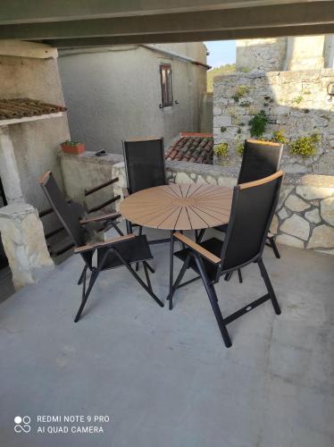 Lubenice-Rodinis Room and Apartment - image 13