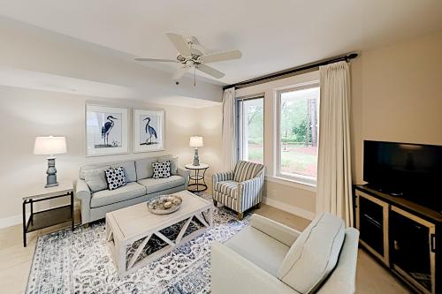 LaSata Elegance - Private Patio - On-Site Pools condo - image 2