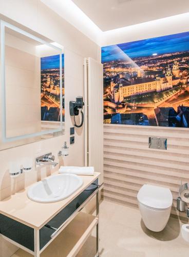 Sky Hotel Krakow - image 6