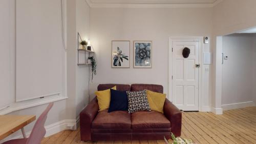 Jedburgh Garden - image 8