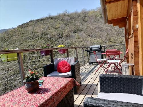 Balkons/terase, Chalet sur pilotis avec piscine privée (Chalet sur pilotis avec piscine privee) in Coaraze