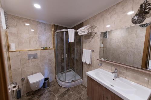 Standard Triple Room image 5