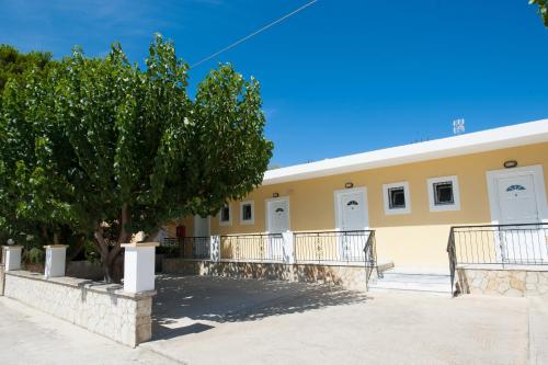  Kalamaras Studios, Pension in Laganas