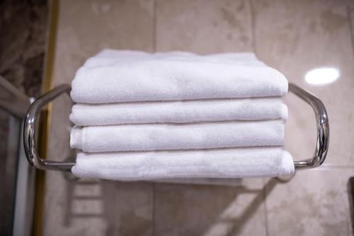 Standard Triple Room image 3