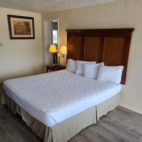 Twilight Surf Hotel Ocean Front Room Type - King Room