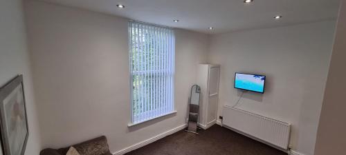 No 7 - 1 BED NEAR SEFTON PARK AND LARK LANE, Liverpool (photo 7)