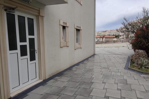 Apartments by the sea Promajna Makarska - 18772 - image 6