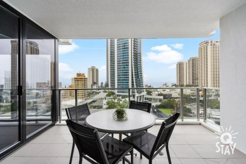 Circle on Cavill Surfers Paradise – 2 Bedroom Ocean SPA