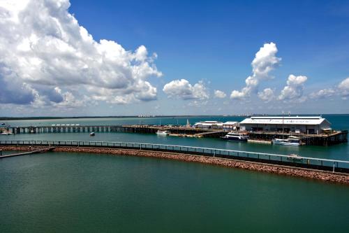 Absolute Waterfront - Tropical Aurora Top Floor Over The Water