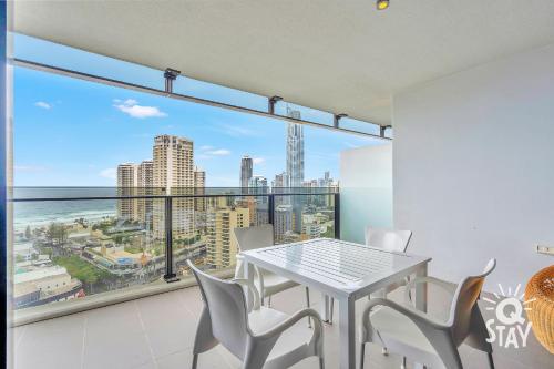 Circle on Cavill – 1 Bedroom Ocean Spa Unit, Surfers Paradise