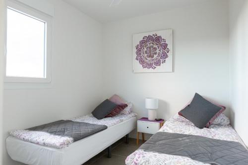 Sunny apartment in Denia with outdoor swimming pool and garage parking place included, 300m from the