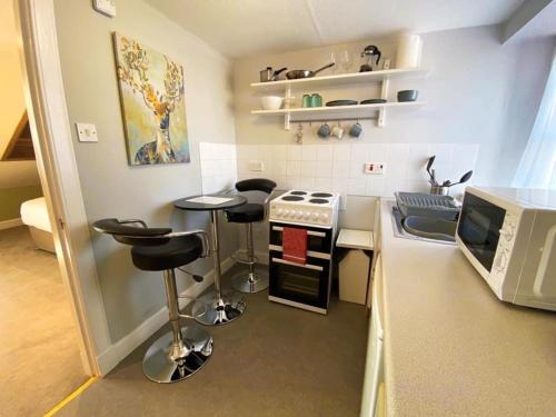 Studio Apartments on the Square 4