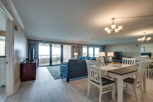 Elite Paradise Apartment near Silver Sands Premium Outlets