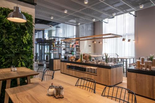 Food and beverages, H2 Hotel Budapest in Budapest