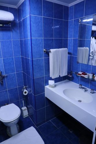 Көшеде мас балапандардың трахниясы туралы порно көру