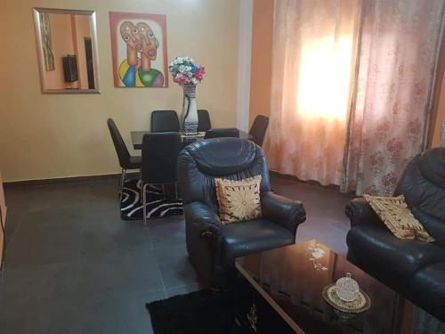 LE MILAN ( appartements et chambres meubles ) in Douala