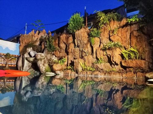 Swimming pool, Binaria Museum Hotel near Jaring Kitchen & Drinks