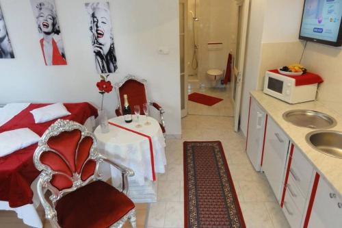 Croatia Zadar Borik Paar Apartment Studio garden view Number 1