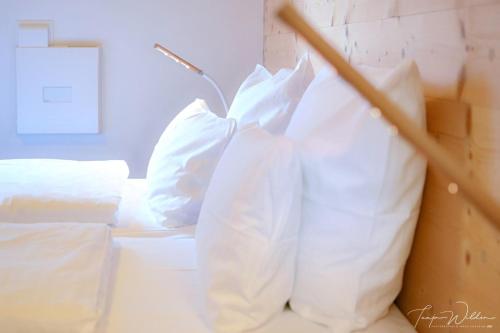 Sleepwood Hotel - image 7