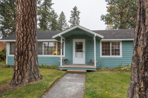 Pine Street Cottage – Sisters