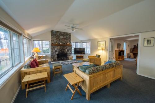 Pine Street Cottage – Sisters, OR