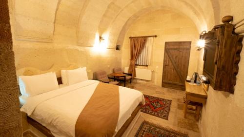 In Stone House - image 7