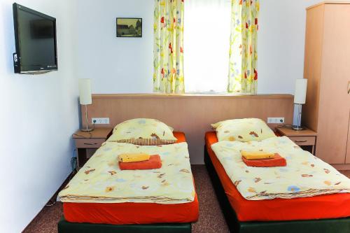 1 queen bed
