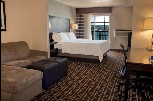 Holiday Inn Express Le Claire Riverfront-Davenport