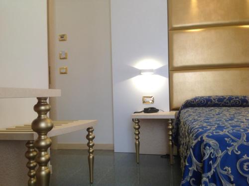 Hotel Ambassador - image 11