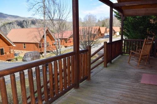 Two Bedroom Cabin With Private Hot Tub Cabin - main image