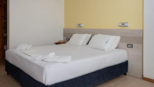 Kardamili Beach Hotel - image 14