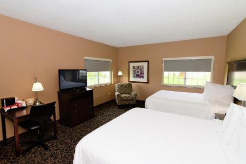 Cobblestone Inn & Suites - Denison | Majestic Hills