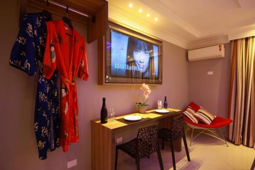 King Room with Spa Bath image 3