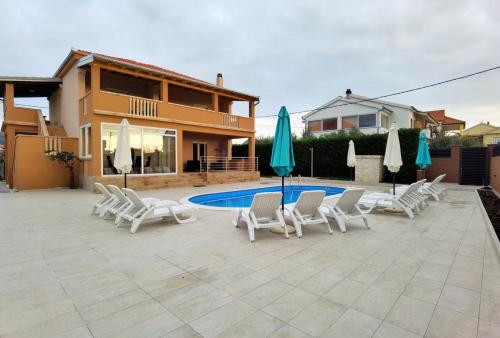 Family friendly house with a swimming pool Bibinje Zadar - 5778 - image 8