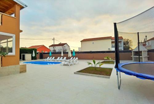 Family friendly house with a swimming pool Bibinje Zadar - 5778 - image 7